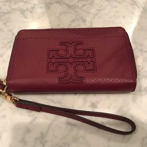 NWOT Tory Burch Wristlet